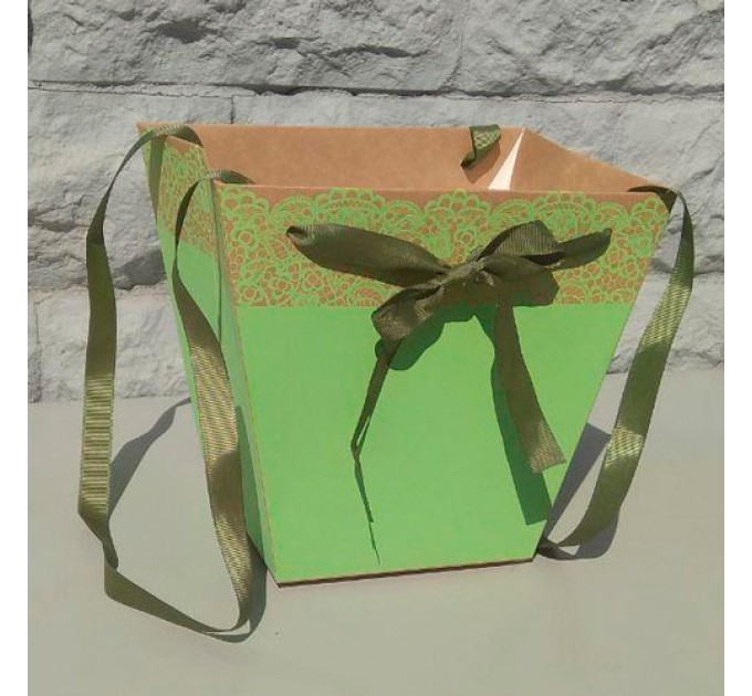 Коробка-трапеция зеленая, 19х22х14 см