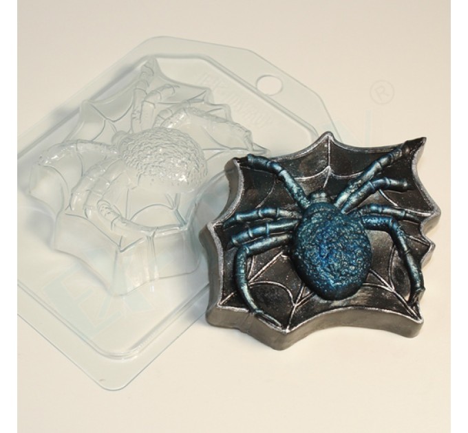 Паук на паутине, пластиковая форма